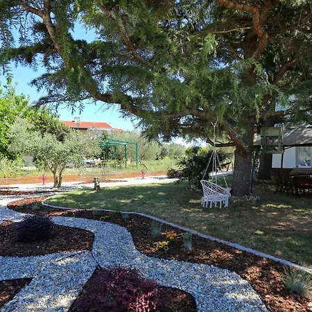 Klaudija With Private Garden דירה