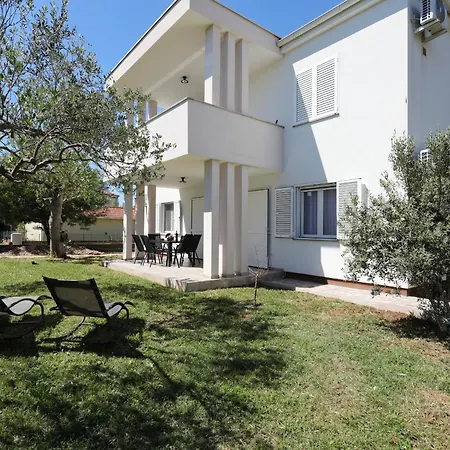 Klaudija With Private Garden * זאטון